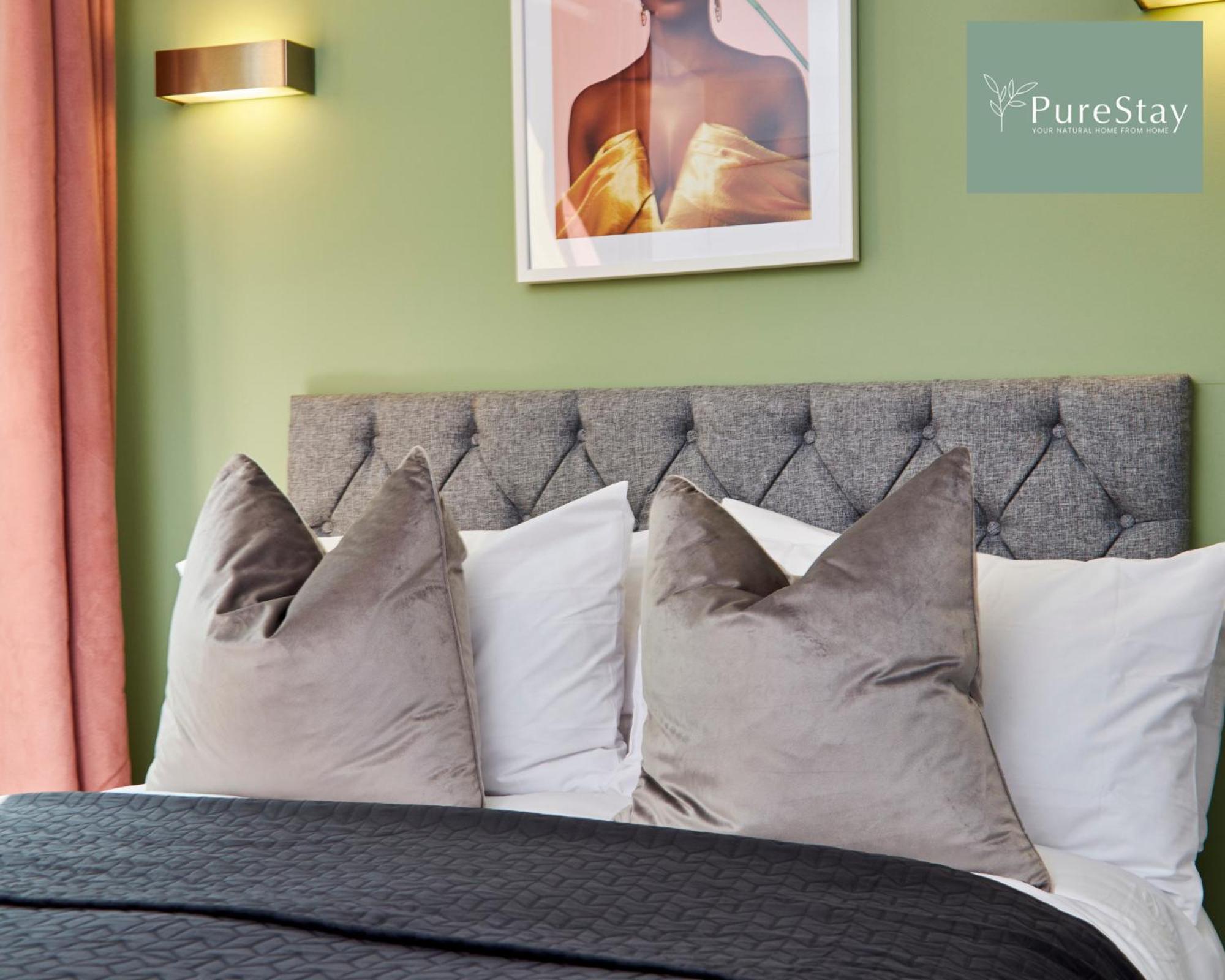 Beautiful Four Bed House By Purestay Short Lets & Serviced Accommodation Coventry With Parking エクステリア 写真