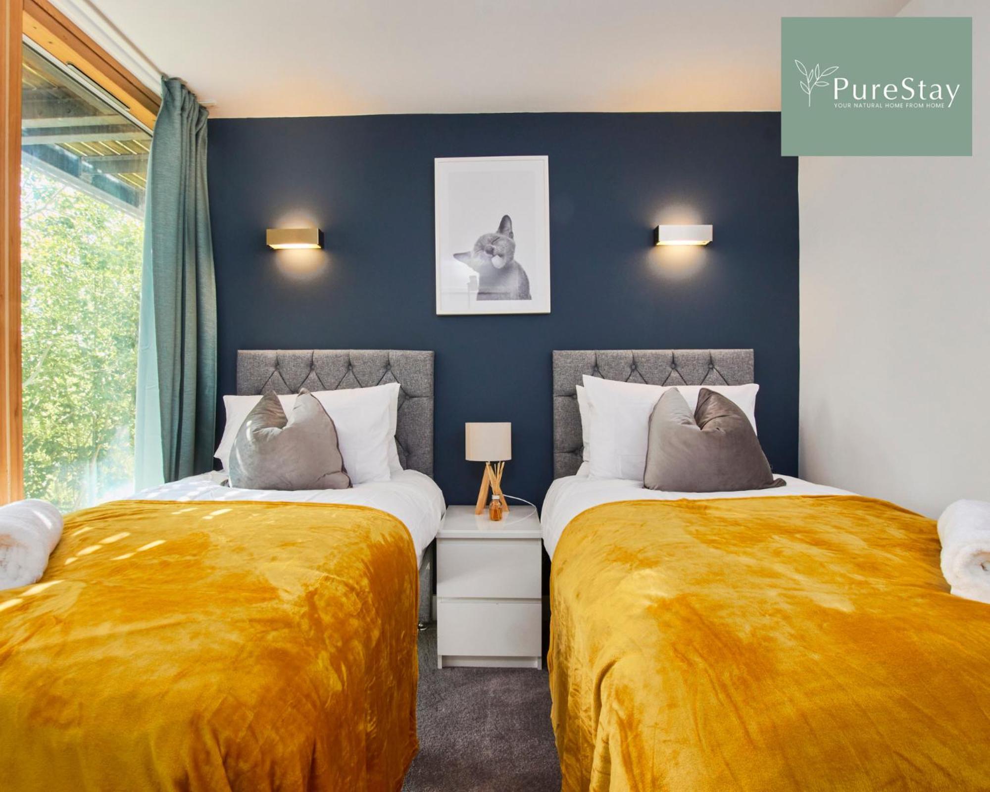 Beautiful Four Bed House By Purestay Short Lets & Serviced Accommodation Coventry With Parking エクステリア 写真