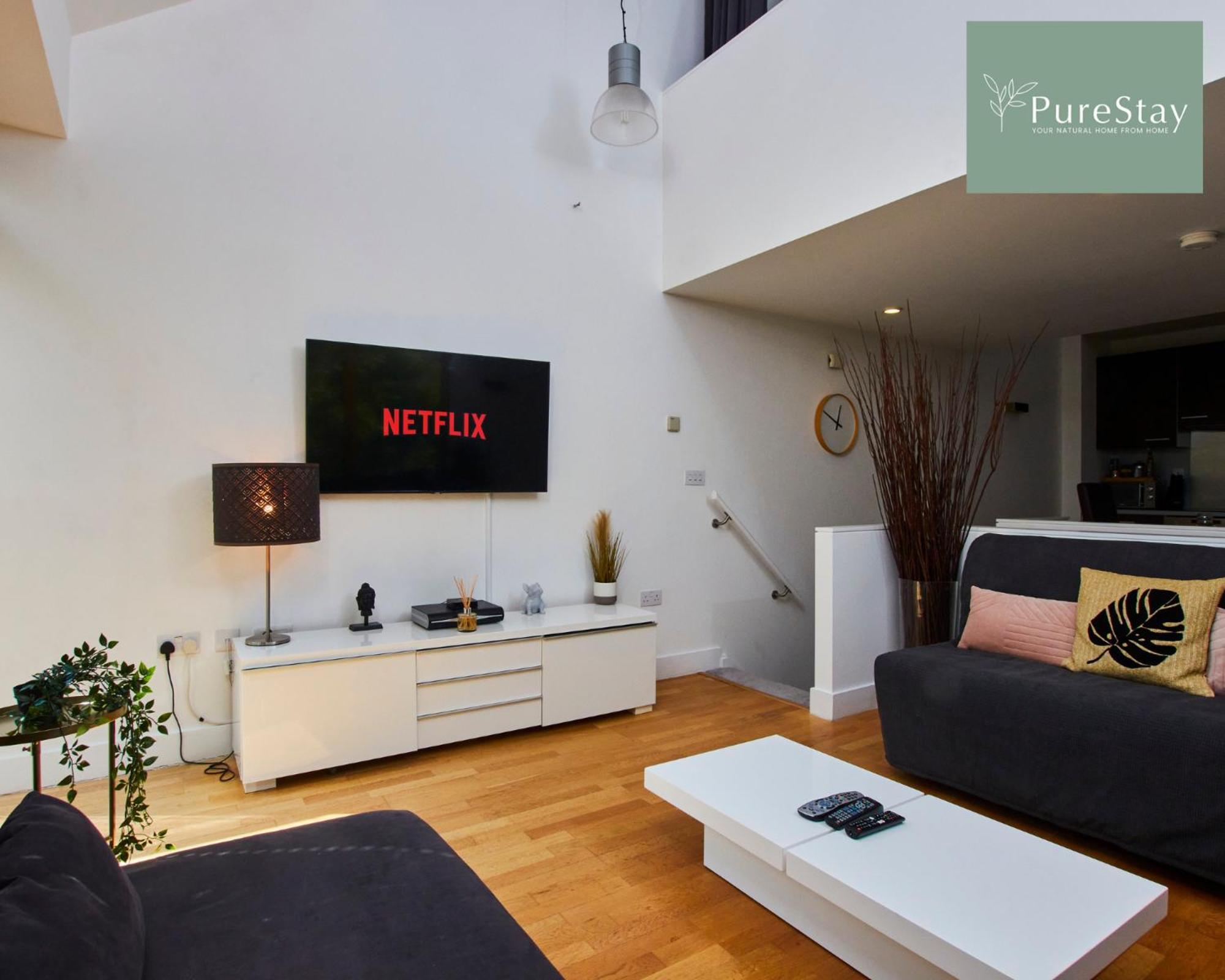 Beautiful Four Bed House By Purestay Short Lets & Serviced Accommodation Coventry With Parking エクステリア 写真
