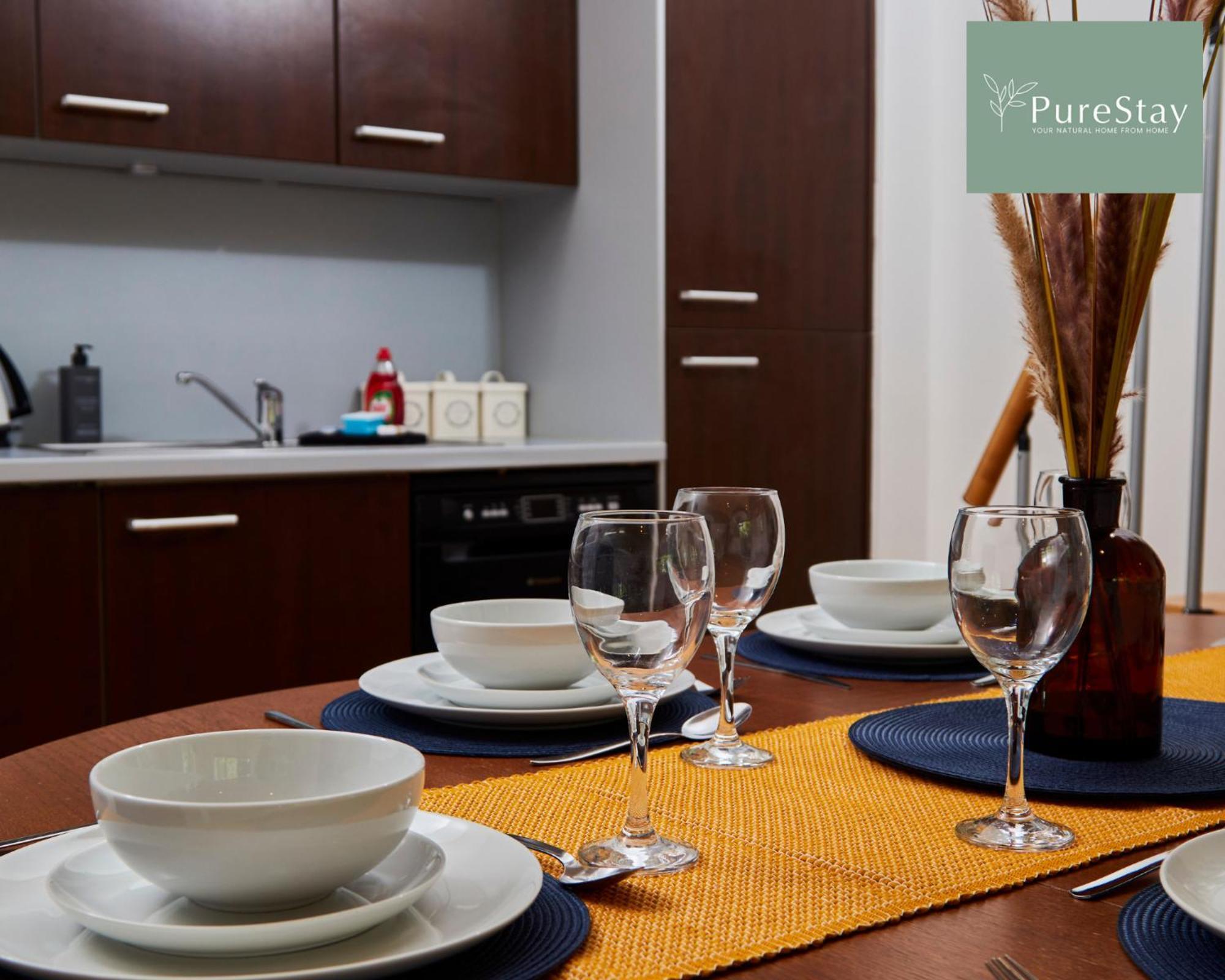 Beautiful Four Bed House By Purestay Short Lets & Serviced Accommodation Coventry With Parking エクステリア 写真