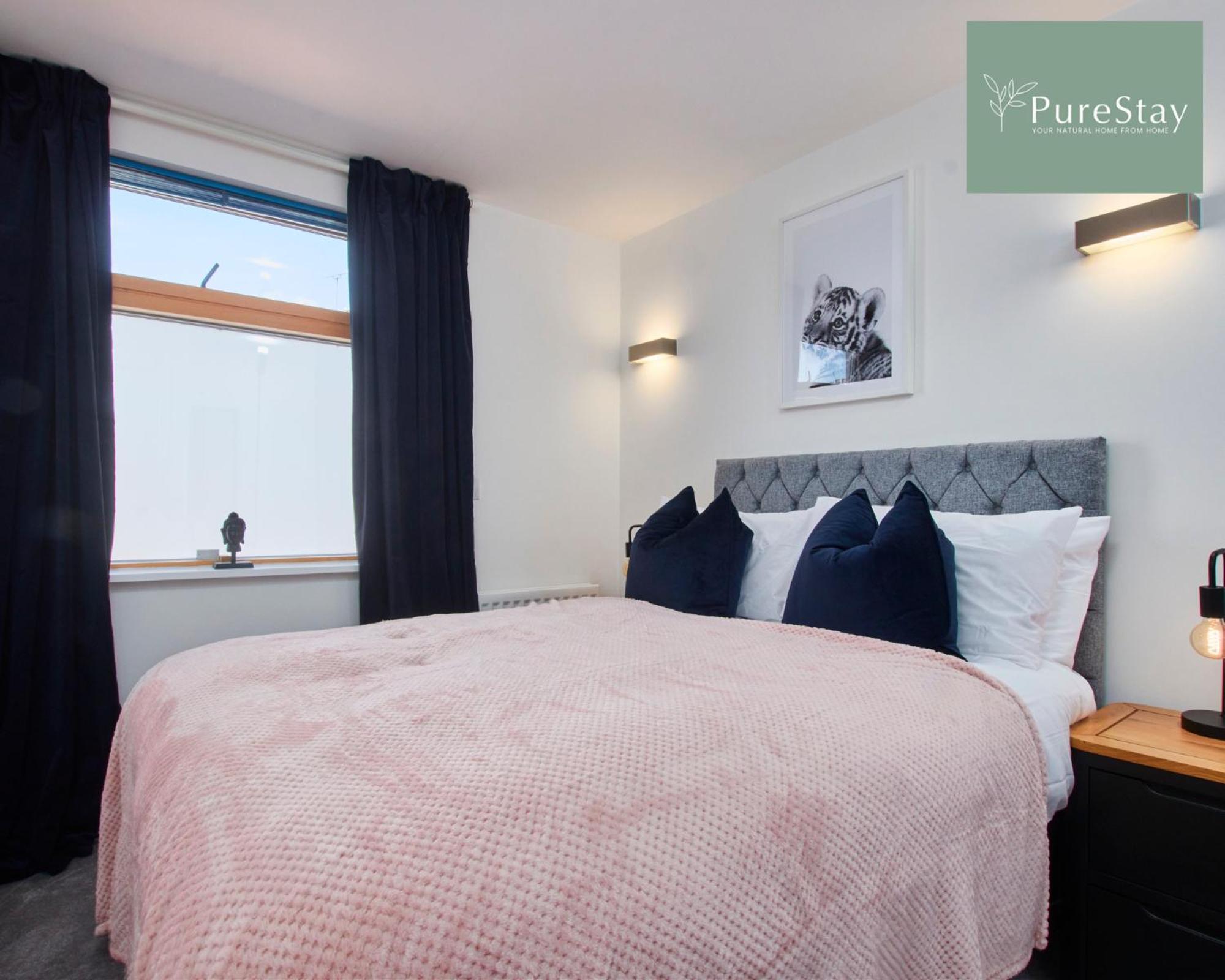 Beautiful Four Bed House By Purestay Short Lets & Serviced Accommodation Coventry With Parking エクステリア 写真