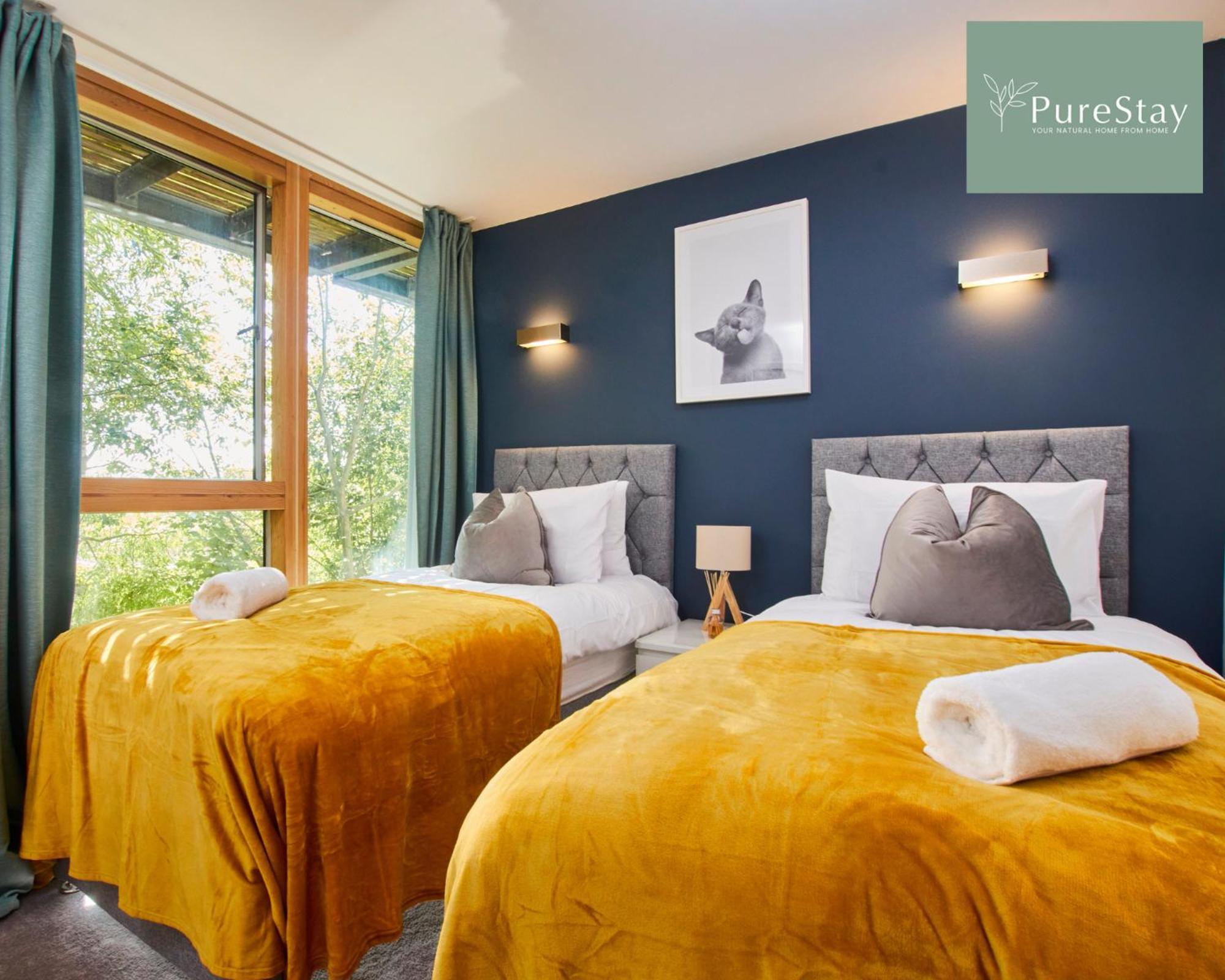 Beautiful Four Bed House By Purestay Short Lets & Serviced Accommodation Coventry With Parking エクステリア 写真