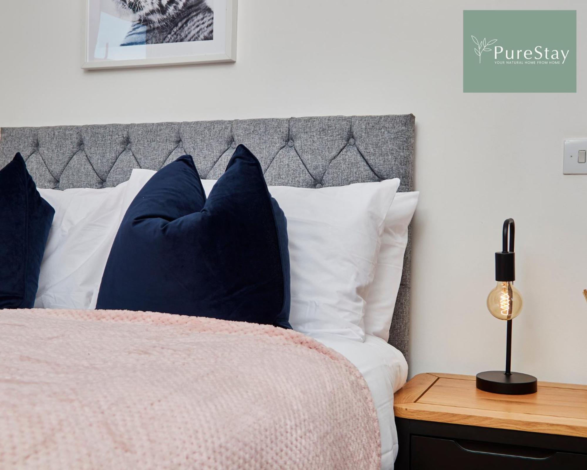 Beautiful Four Bed House By Purestay Short Lets & Serviced Accommodation Coventry With Parking エクステリア 写真