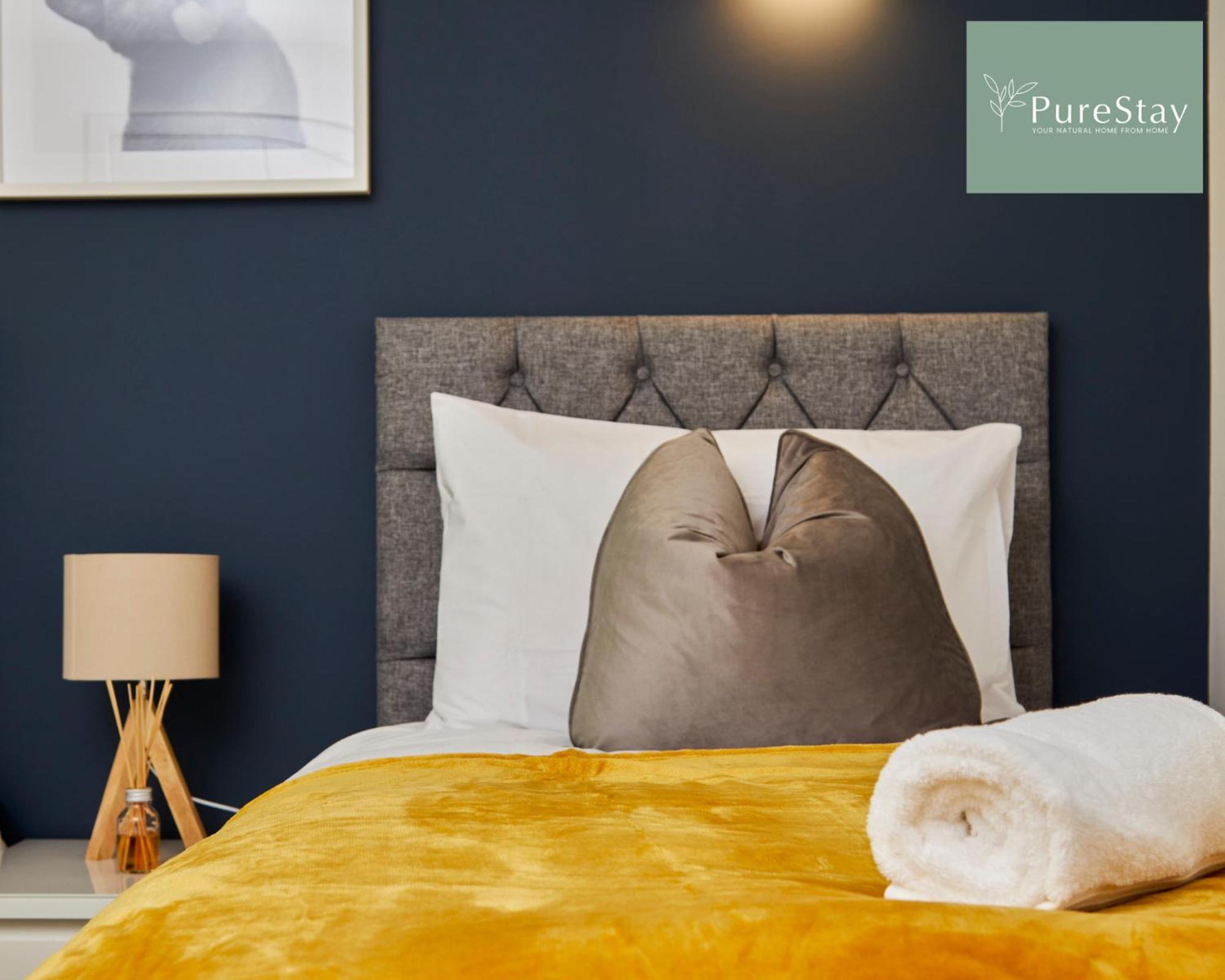 Beautiful Four Bed House By Purestay Short Lets & Serviced Accommodation Coventry With Parking エクステリア 写真