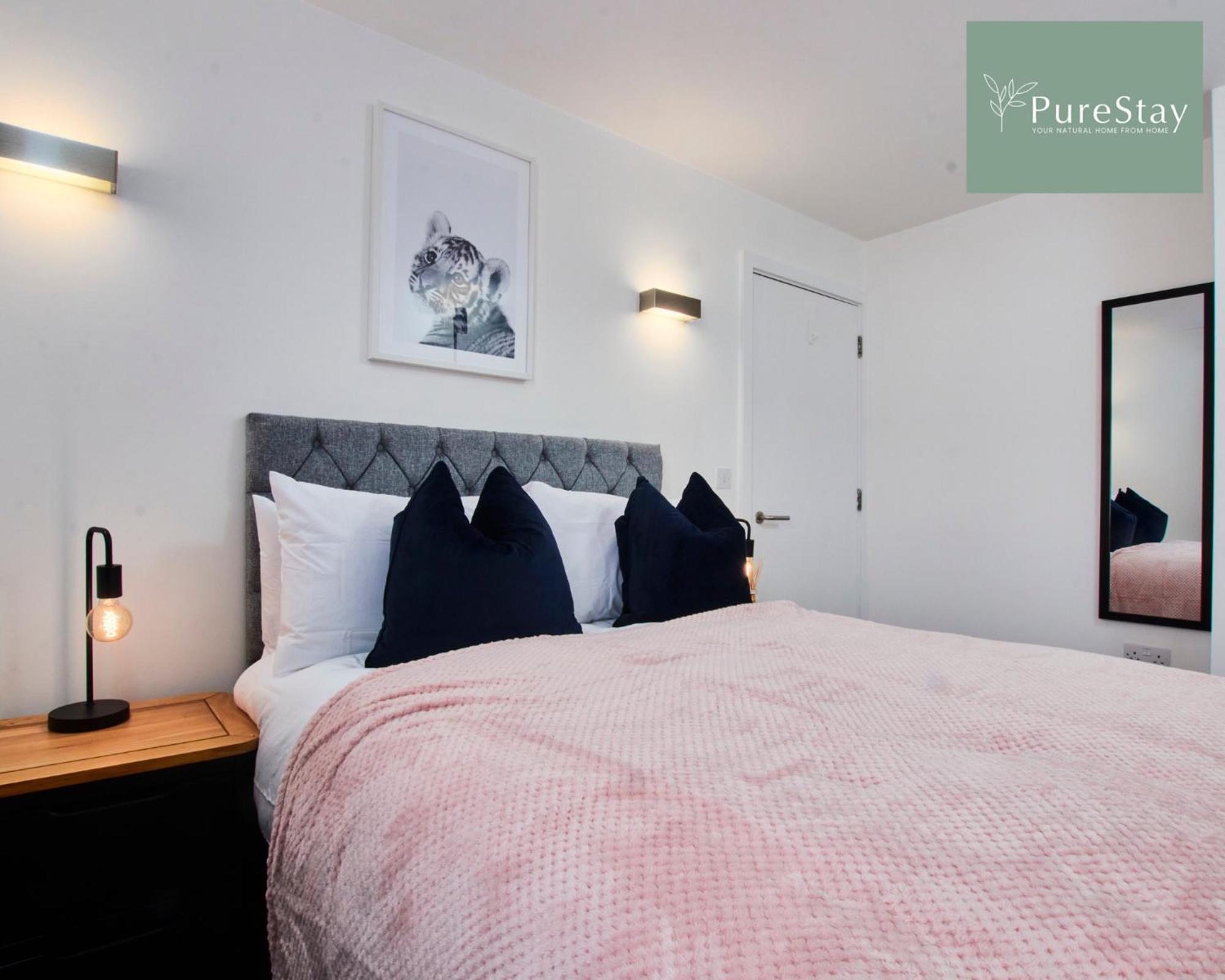 Beautiful Four Bed House By Purestay Short Lets & Serviced Accommodation Coventry With Parking エクステリア 写真