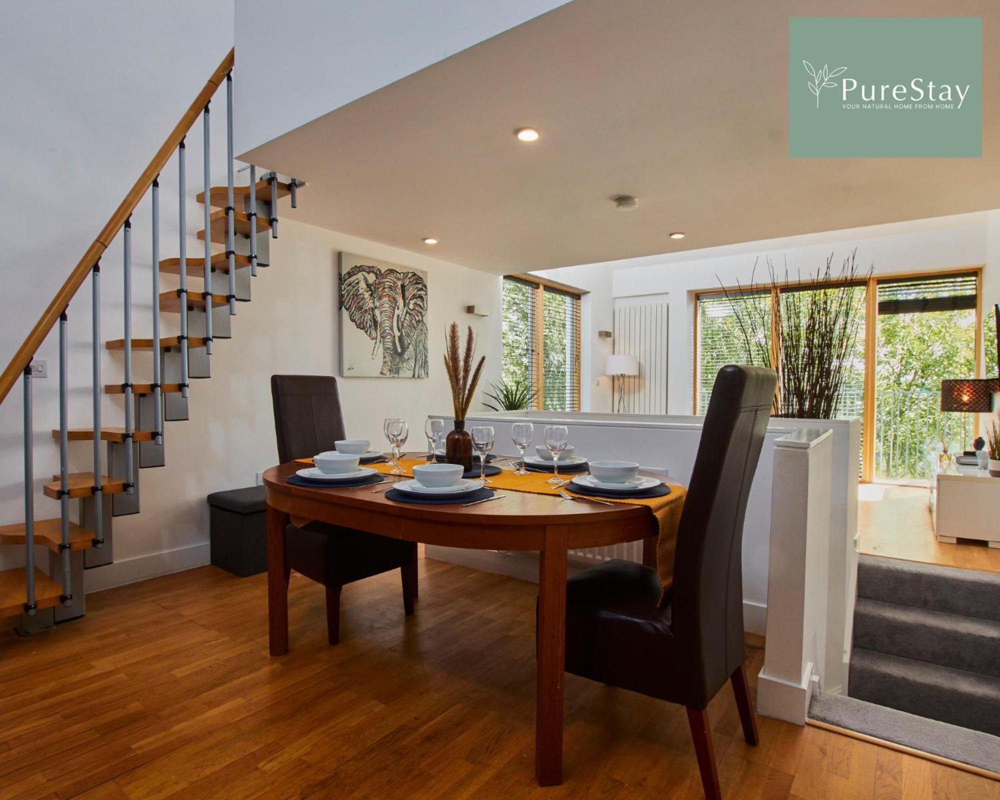 Beautiful Four Bed House By Purestay Short Lets & Serviced Accommodation Coventry With Parking エクステリア 写真