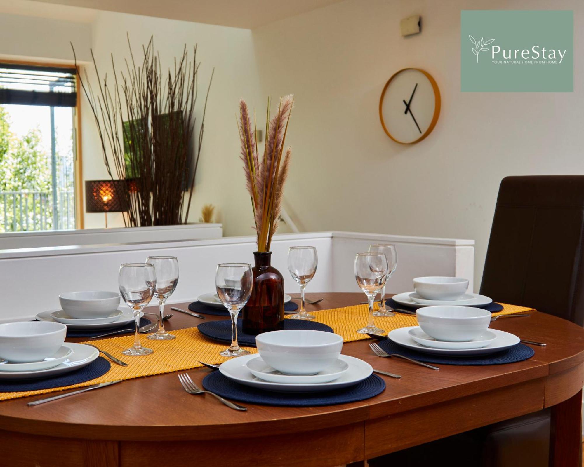 Beautiful Four Bed House By Purestay Short Lets & Serviced Accommodation Coventry With Parking エクステリア 写真