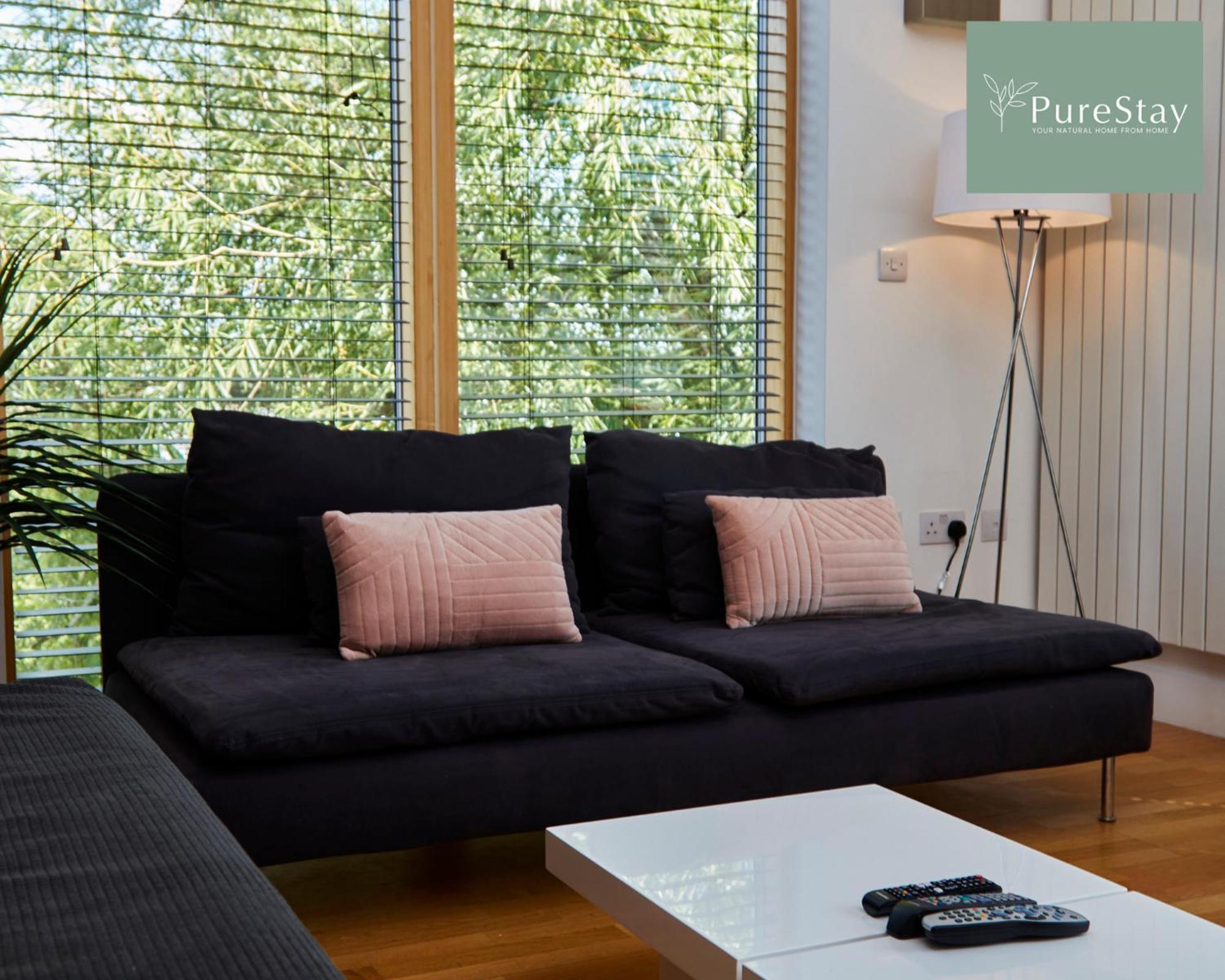 Beautiful Four Bed House By Purestay Short Lets & Serviced Accommodation Coventry With Parking エクステリア 写真