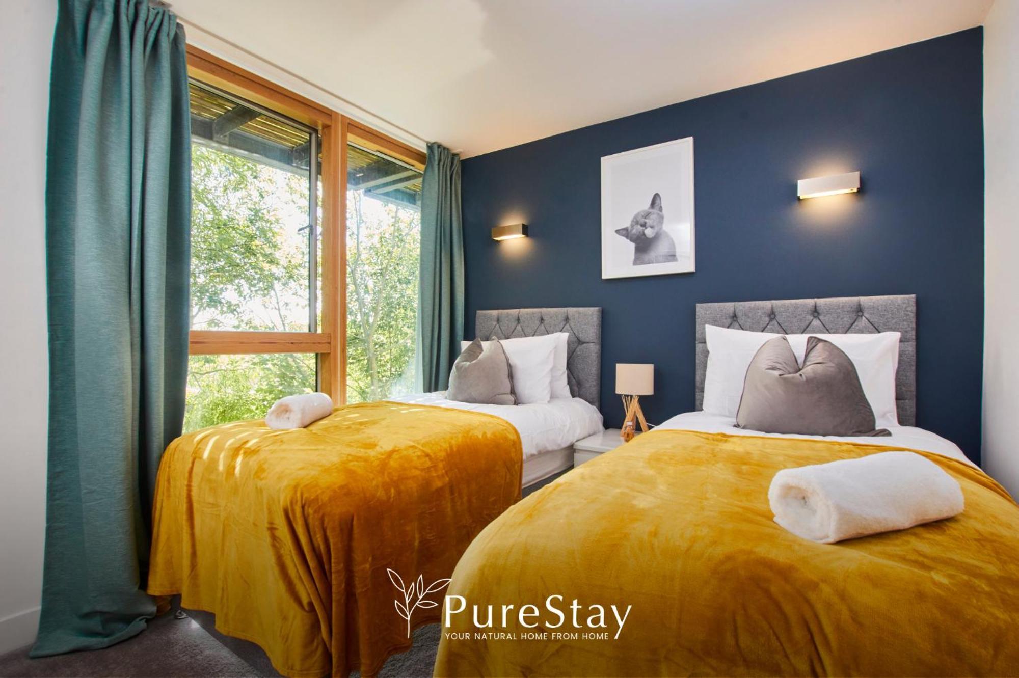 Beautiful Four Bed House By Purestay Short Lets & Serviced Accommodation Coventry With Parking エクステリア 写真