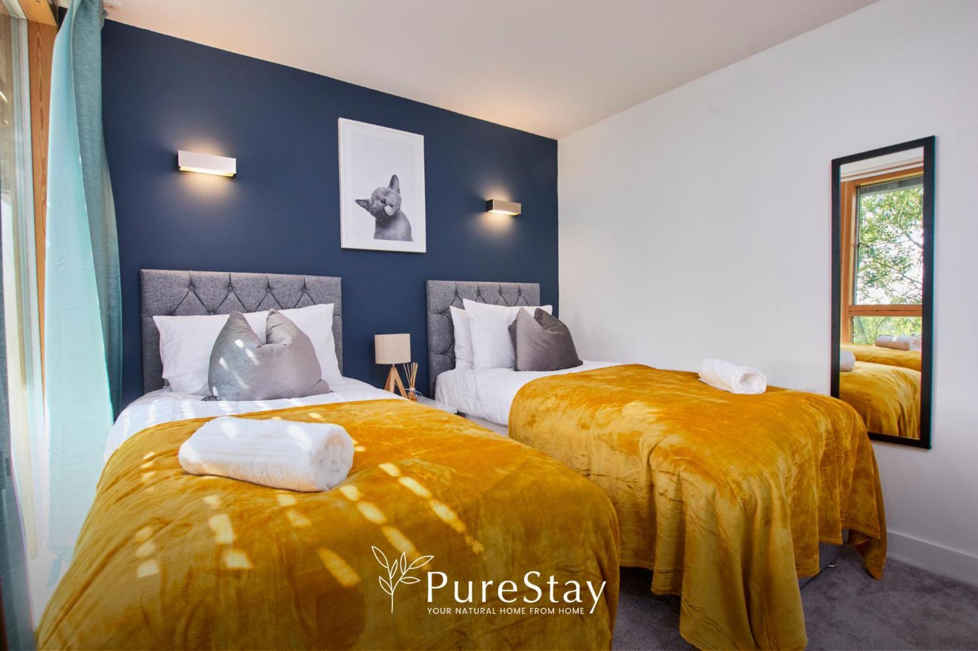 Beautiful Four Bed House By Purestay Short Lets & Serviced Accommodation Coventry With Parking エクステリア 写真
