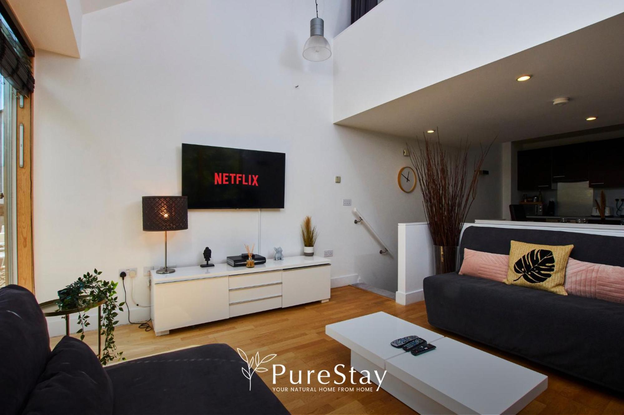 Beautiful Four Bed House By Purestay Short Lets & Serviced Accommodation Coventry With Parking エクステリア 写真